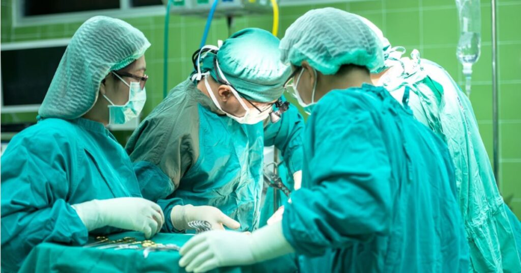 What Are The Duties Of A Heart Surgeon